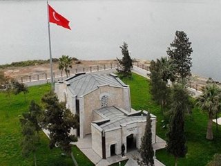 Türbe Taşımaya Çarpıcı Yorum