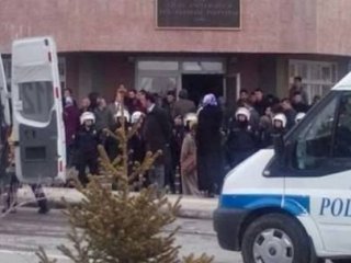 Üniversitede kavga: 2 yaralı, 4 gözaltı