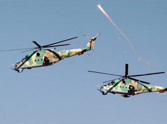 Suriye helikopterleri sınır köyünü vurdu
