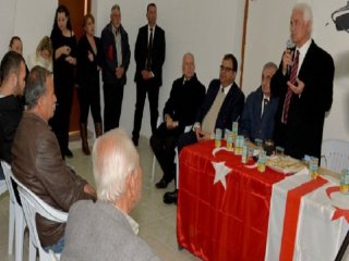 Skandal! Bayrağın Üzerinde..