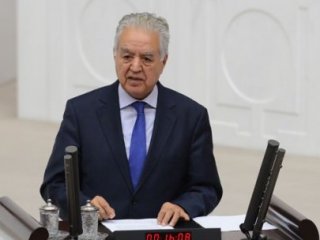 Esed'i Savunan Loğoğlu'ndan PYD'ye Övgü