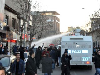 Ege Üniversitesi’nde Gergin Bekleyiş