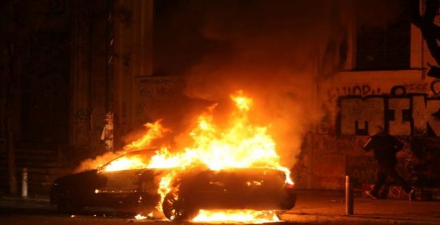 Syriza Gazı Bitti! Çatışmaya Devam