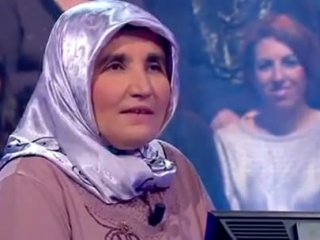 Emsal Teyze Yarışmaya Damga Vurdu