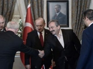 Akilleri Gören Var mı?