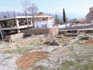 Tarihi Cami Üzerine Papaz Okulu