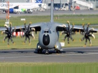 Türk Uçağı Bağdat'a İndi