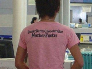 Yabancı Dilde Yazılı Giysi Hastalığı İnsanları Rezil Ediyor