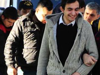 Utanmadan Güldüğüne Bakmayın!