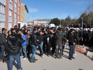 Üniversitede Olaylar Çıktı!