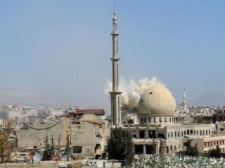 Esed vakum bombalı katliam yaptı