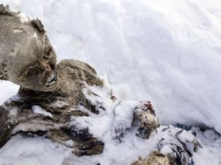 Buzlar Eridi 55 Yıllık Cesetler Ortaya Çıktı