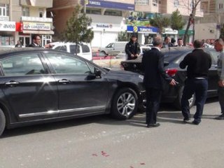 Başbakan Davutoğlu’nun Konvoyunda Kaza