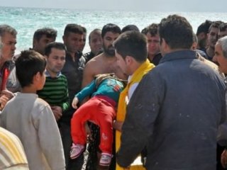 Dev Dalgalar Bebeği Yuttu