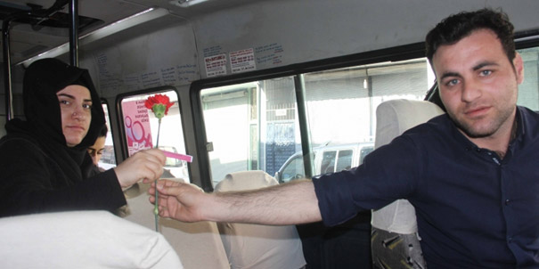 Dolmuş şoföründen 8 Mart jesti