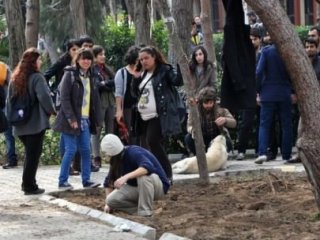 Ege Üniversitesi Yİne Karıştı