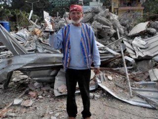 Akşam Plaket Verildi! Sabah İşyeri Yıkıldı