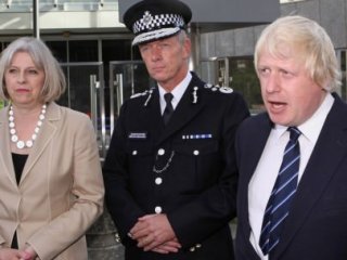 İngiltere'den o kızlar için 'özür' geldi