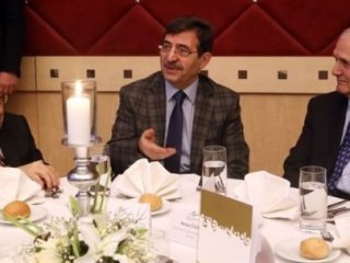 Güllüce, Eski Bakanlara Yemek Verdi