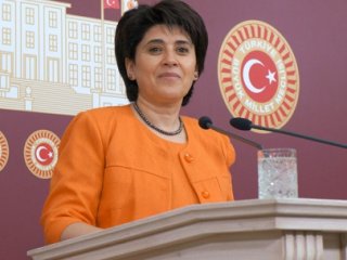 Leyle Zana Adaylık Başvurusunu Yaptı