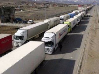 Gürbulak'ta 25 Kilometrelik TIR Kuyruğu