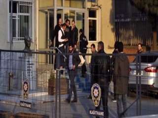 2 Polisi Kaçırmaya Kalktılar!