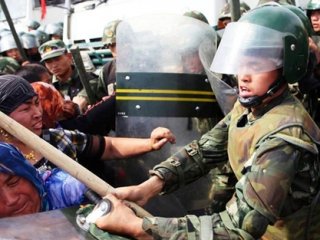 Kızıl Komünist Çin Yine Acımadı!