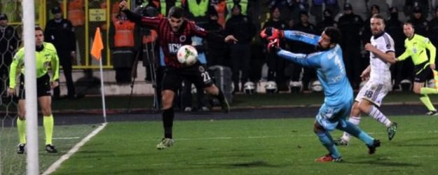 Derbi Kahramanı Volkan Bu Kez Yaktı!