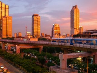 Bangkok’u Bomba Korkusu Sardı