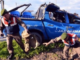 Askeri Kamyonet Devrildi