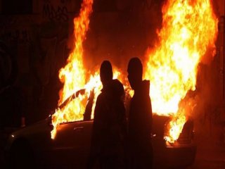 Yunanistan Sokakları Yine Yangın Yeri!