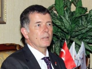 İngiltere Büyükelçisi Bükemedikleri Bileği Öptü