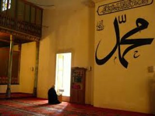 Camide Patlama: En Az 25 Ölü!