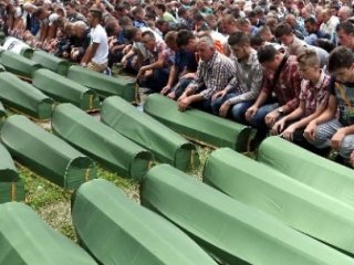 Srebrenitsa Katliamına 7 Tutuklama