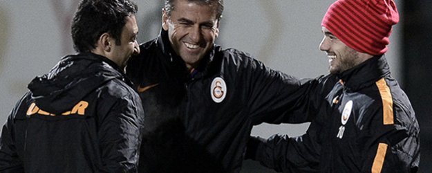 Hamzaoğlu'nun Sneijder'e  O Sözleri!
