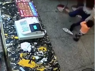 Zalim Annenin Çocuğuna Yaptığı Yürek Yaktı