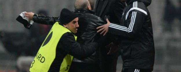 Sahaya Atladı, Bilic'in Yanına Gitti