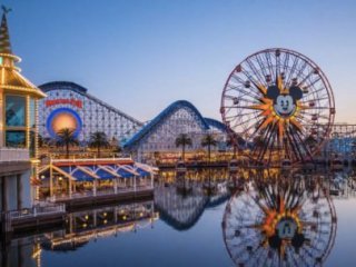 Vanlı işadamı Disneyland’ı Getirecek