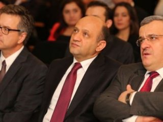 Bakan Işık Teknoloji Devlerini Ziyaret Etti