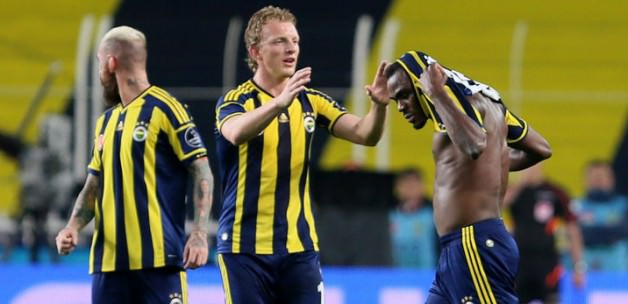 Kadıköy'de Büyük Olay! Emenike...