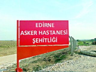 2 Büyük Şehitliğe Dozerle Saldırdılar