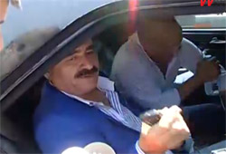 Tatlıses aracı durdurup türkü söyledi