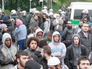 Almanya Selefi Derneğini Yasakladı