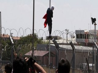 Türk Bayrağını İndiren Hainin Cezası Belli Oldu