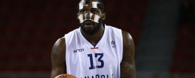 Efes, Pire'de Zorladı Ama Olmadı!
