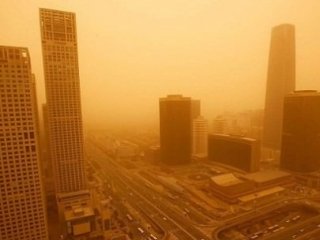 Çin'de Kum  Fırtınası Uyarısı