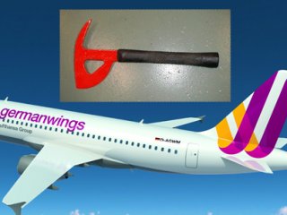 Kaptan Pilot Kapıyı Baltayla Kırmaya Çalışmış