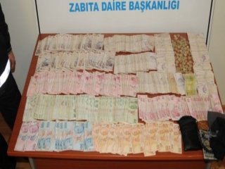 Çoraplardan Servet Döküldü!