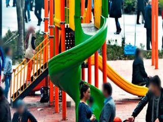 Çocuk Parkında Fuhuş Pazarlığı
