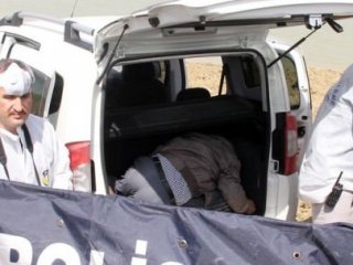 Polis Bagajı Açınca Soke Oldu!